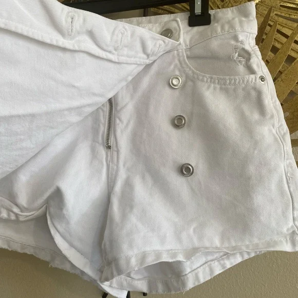 Zara White Women's Skorts - Picture 2 of 3